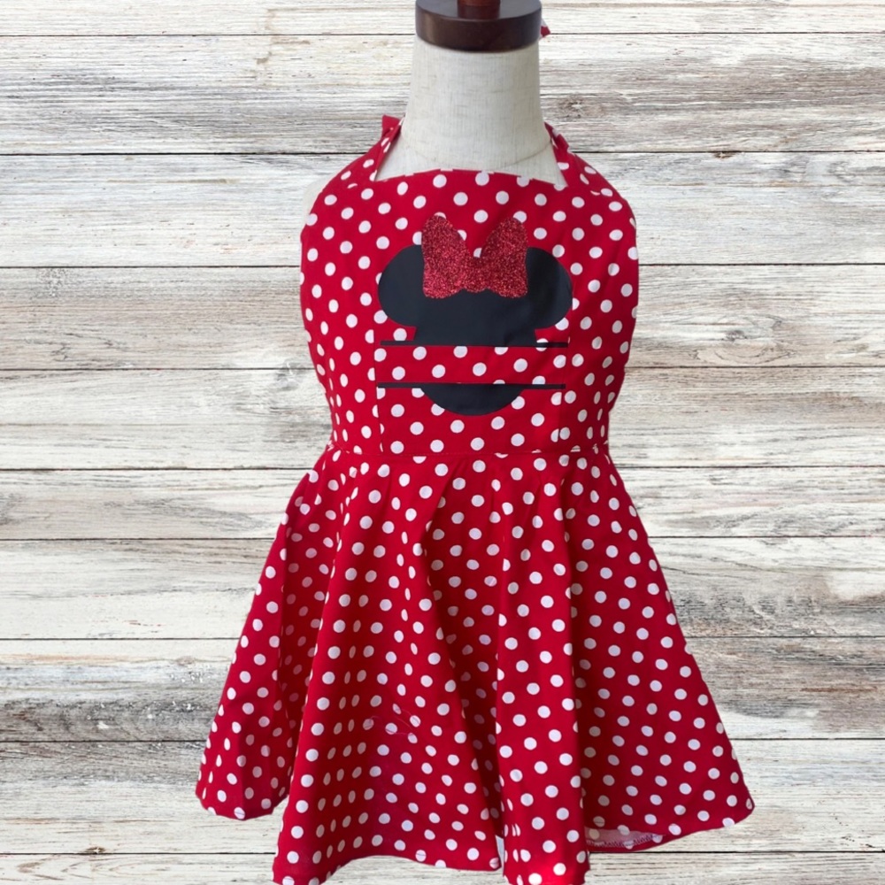 Minnie birthday or Disney trip outfit. 2/3T